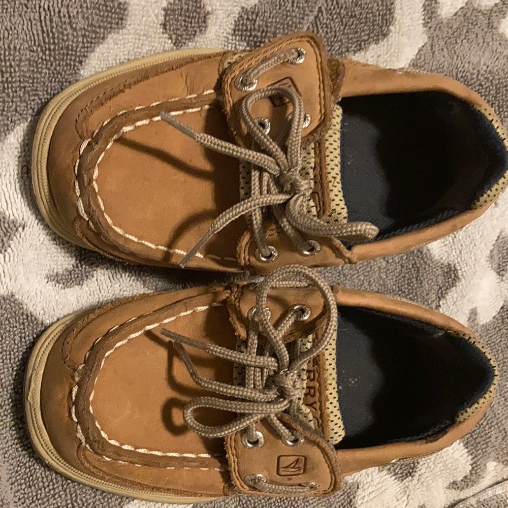 Toddler boys Sperry boat shoes size 9